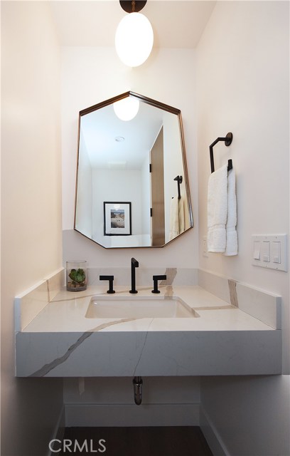 222 1st Place, Manhattan Beach, California 90266, 3 Bedrooms Bedrooms, ,3 BathroomsBathrooms,Residential,Sold,1st,SB19222616