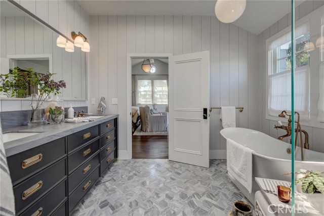 2301 Laurel Avenue, Manhattan Beach, California 90266, 5 Bedrooms Bedrooms, ,4 BathroomsBathrooms,Residential,Sold,Laurel,SB20111754