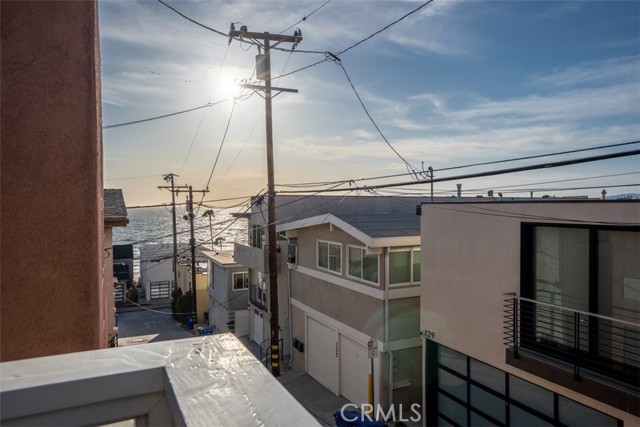 200 Gull Street, Manhattan Beach, California 90266, 3 Bedrooms Bedrooms, ,1 BathroomBathrooms,Residential,Sold,Gull,OC21063409