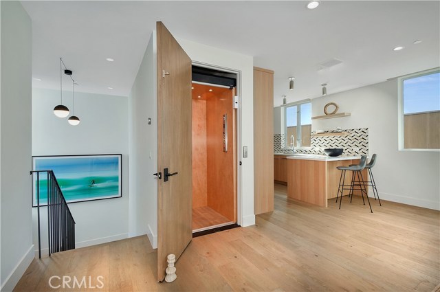 222 1st Place, Manhattan Beach, California 90266, 3 Bedrooms Bedrooms, ,3 BathroomsBathrooms,Residential,Sold,1st,SB19222616