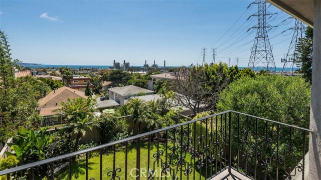 831 Maria Avenue, Redondo Beach, California 90277, 3 Bedrooms Bedrooms, ,3 BathroomsBathrooms,Residential,Sold,Maria,SB17115369