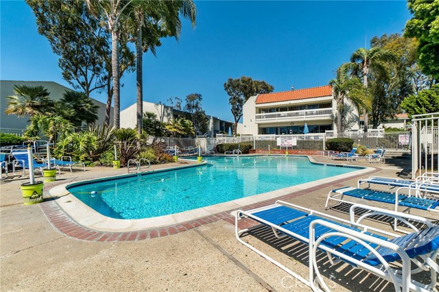 635 Prospect Avenue, Redondo Beach, California 90277, 3 Bedrooms Bedrooms, ,2 BathroomsBathrooms,Residential,Sold,Prospect,SB20111745