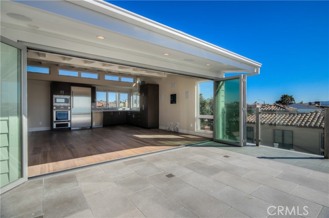 1819 Monterey Boulevard, Hermosa Beach, California 90254, 4 Bedrooms Bedrooms, ,4 BathroomsBathrooms,Residential,Sold,Monterey,SB21046153