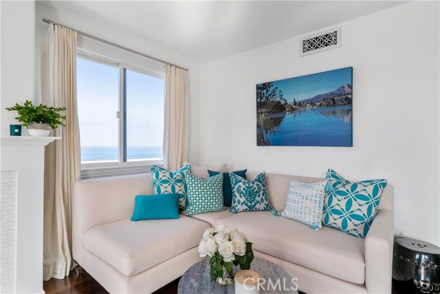 213 Seaview Street, Manhattan Beach, California 90266, 4 Bedrooms Bedrooms, ,3 BathroomsBathrooms,Residential,Sold,Seaview,SB19227675