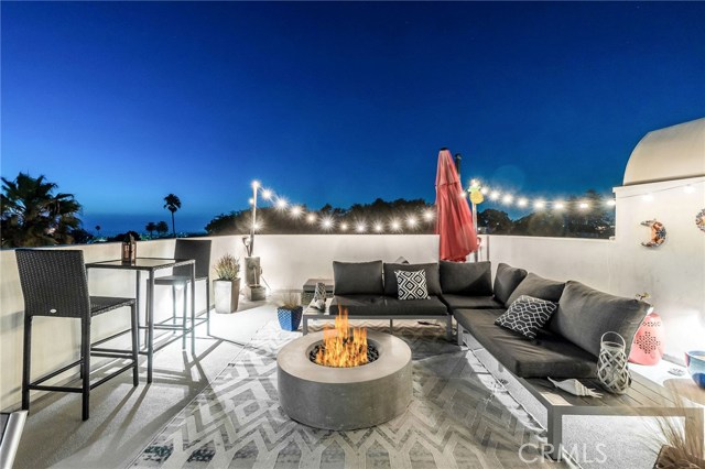 636 Vincent Park #A, Redondo Beach, California 90277, 3 Bedrooms Bedrooms, ,2 BathroomsBathrooms,Residential,Sold,Vincent Park #A,SB20200007