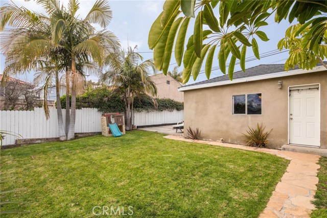 635 Avenue C, Redondo Beach, California 90277, 4 Bedrooms Bedrooms, ,1 BathroomBathrooms,Residential,Sold,Avenue C,SB19034000