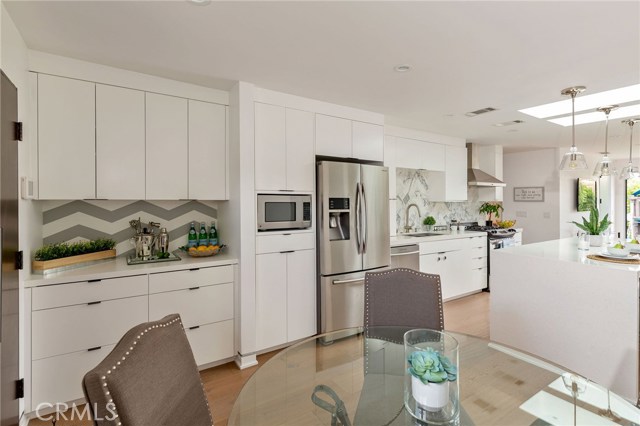 2219 Graham Avenue, Redondo Beach, California 90278, 3 Bedrooms Bedrooms, ,1 BathroomBathrooms,Residential,Sold,Graham,SB19216954