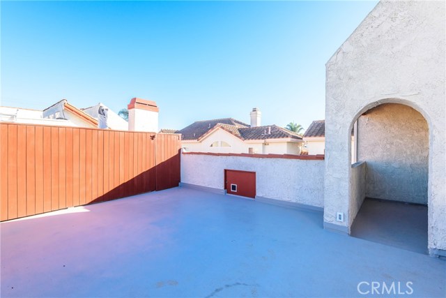 Super Large Deck to enjoy Southern California Living!