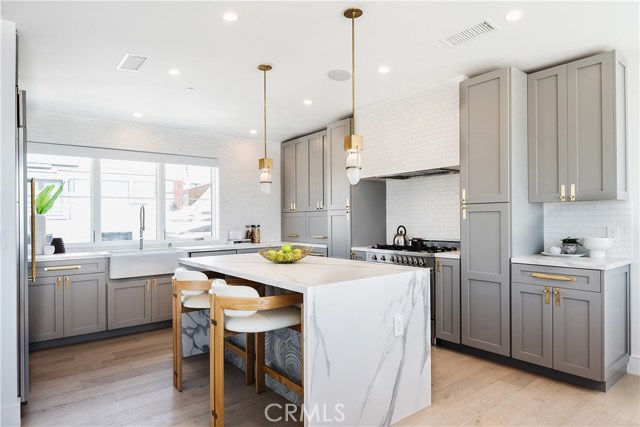 232 17th Street, Manhattan Beach, California 90266, 4 Bedrooms Bedrooms, ,1 BathroomBathrooms,Residential,Sold,17th,SB20151551