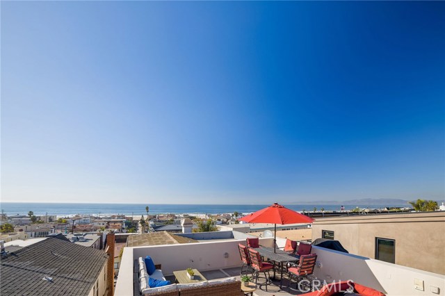 1656 Manhattan Avenue, Hermosa Beach, California 90254, 4 Bedrooms Bedrooms, ,3 BathroomsBathrooms,Residential,Sold,Manhattan,SB21001680