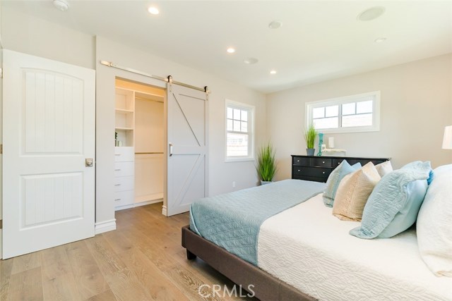 1401 11th Street, Manhattan Beach, California 90266, 3 Bedrooms Bedrooms, ,1 BathroomBathrooms,Residential,Sold,11th,SB17223624