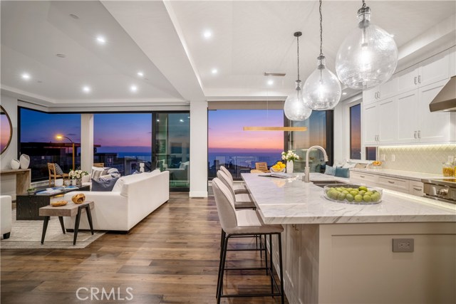 301 20th Street, Manhattan Beach, California 90266, 4 Bedrooms Bedrooms, ,5 BathroomsBathrooms,Residential,Sold,20th,SB19211056