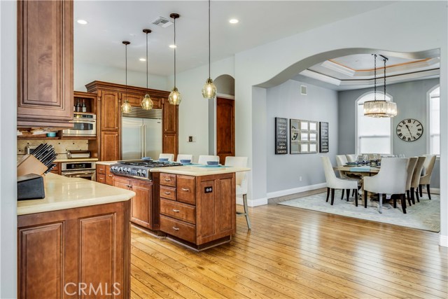 Sublime flow into Formal Dining Room