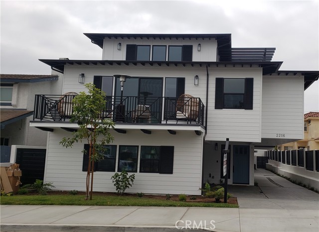 2216 Gates Avenue, Redondo Beach, California 90278, 4 Bedrooms Bedrooms, ,3 BathroomsBathrooms,Residential,Sold,Gates,SB21189176