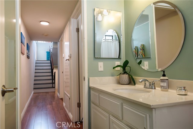 842 1st Street, Hermosa Beach, California 90254, 2 Bedrooms Bedrooms, ,3 BathroomsBathrooms,Residential,Sold,1st,SB20131143