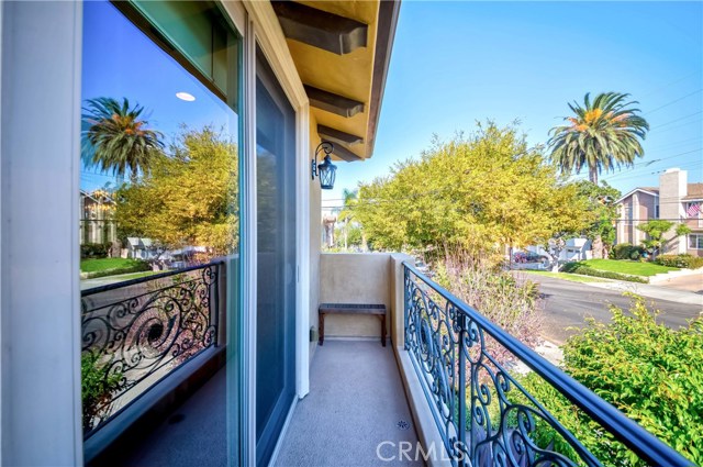 603 Juanita Avenue, Redondo Beach, California 90277, 4 Bedrooms Bedrooms, ,1 BathroomBathrooms,Residential,Sold,Juanita,SB20232273