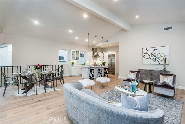 105 Juanita Avenue, Redondo Beach, California 90277, 4 Bedrooms Bedrooms, ,3 BathroomsBathrooms,Residential,Sold,Juanita,SB17254045