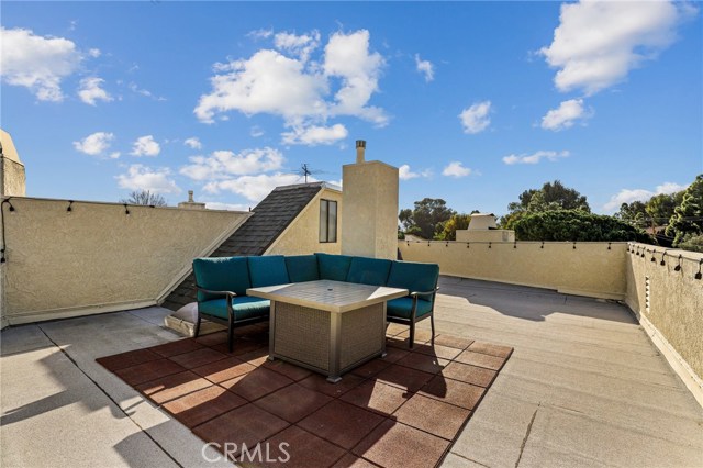 18200 Kingsdale Avenue, Redondo Beach, California 90278, 3 Bedrooms Bedrooms, ,3 BathroomsBathrooms,Residential,Sold,Kingsdale,SB21015775