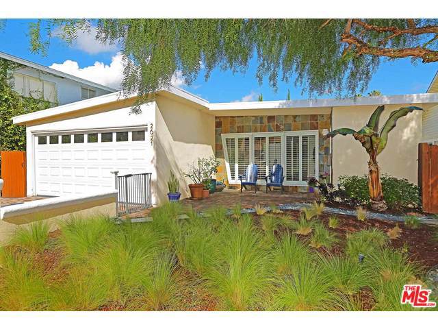 2621 VOORHEES Avenue, Redondo Beach, California 90278, 3 Bedrooms Bedrooms, ,2 BathroomsBathrooms,Residential,Sold,VOORHEES,15883245
