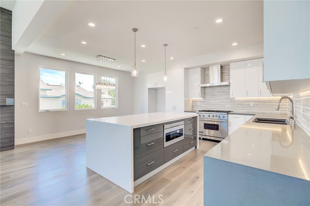 1807 Green Lane, Redondo Beach, California 90278, 5 Bedrooms Bedrooms, ,5 BathroomsBathrooms,Residential,Sold,Green,PV19214279