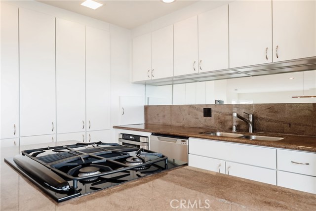 116 26th Street, Manhattan Beach, California 90266, 2 Bedrooms Bedrooms, ,2 BathroomsBathrooms,Residential,Sold,26th,SB21017134