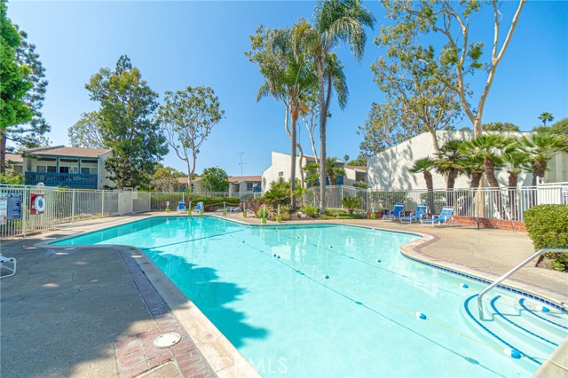 800 Camino Real, Redondo Beach, California 90277, 2 Bedrooms Bedrooms, ,2 BathroomsBathrooms,Residential,Sold,Camino Real,SB20200245