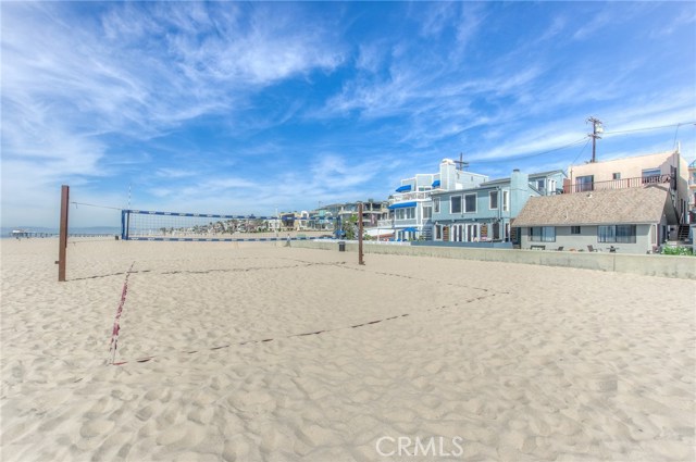 3435 Hermosa Avenue, Hermosa Beach, California 90254, 2 Bedrooms Bedrooms, ,2 BathroomsBathrooms,Residential,Sold,Hermosa,SB18258077