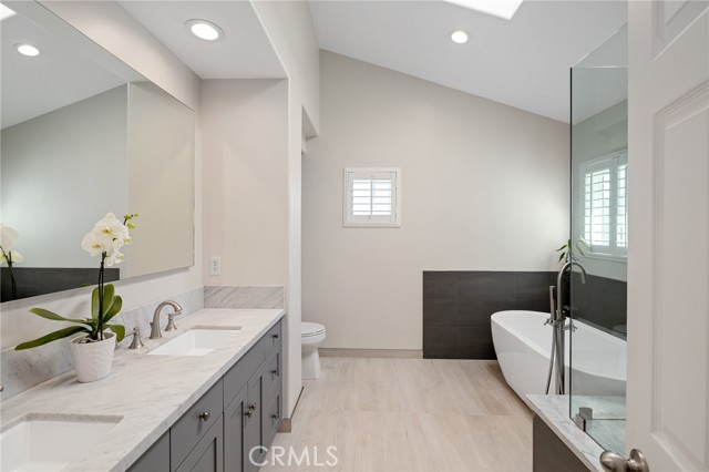 1805 Clark Lane, Redondo Beach, California 90278, 3 Bedrooms Bedrooms, ,2 BathroomsBathrooms,Residential,Sold,Clark,SB21014958