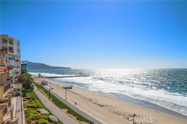 531 Esplanade, Redondo Beach, California 90277, 2 Bedrooms Bedrooms, ,1 BathroomBathrooms,Residential,Sold,Esplanade,SB21049085