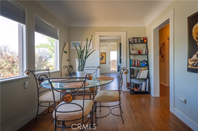 1001 8th Place, Hermosa Beach, California 90254, 3 Bedrooms Bedrooms, ,1 BathroomBathrooms,Residential,Sold,8th,SB18207949