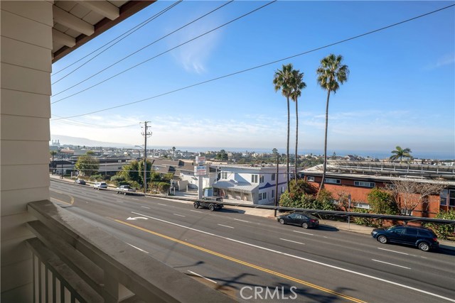 805 19th Street, Hermosa Beach, California 90254, 3 Bedrooms Bedrooms, ,2 BathroomsBathrooms,Residential,Sold,19th,SB18213012