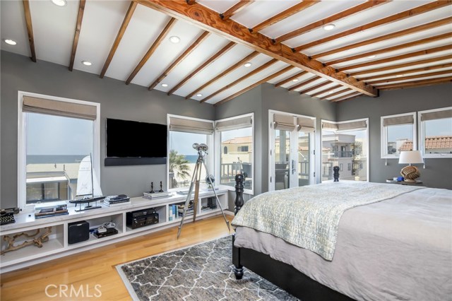 18 5th Street, Hermosa Beach, California 90254, 3 Bedrooms Bedrooms, ,4 BathroomsBathrooms,Residential,Sold,5th,SB18157510