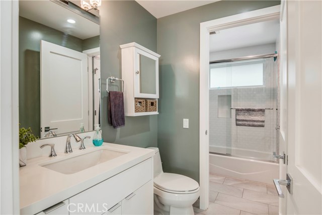 1074 7th Street, Hermosa Beach, California 90254, 4 Bedrooms Bedrooms, ,3 BathroomsBathrooms,Residential,Sold,7th,SB19068500