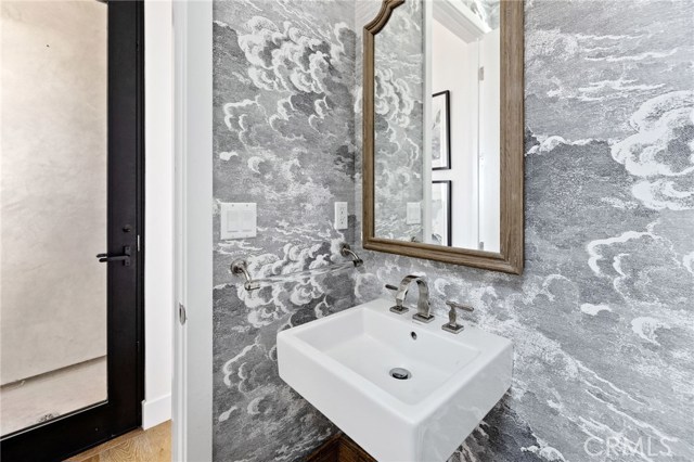 535 Avenue B, Redondo Beach, California 90277, 4 Bedrooms Bedrooms, ,3 BathroomsBathrooms,Residential,Sold,Avenue B,SB20169921