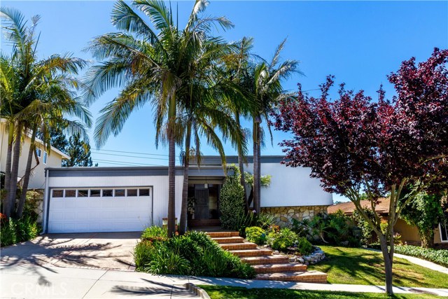 5672 Sunmist Drive, Rancho Palos Verdes, California 90275, 4 Bedrooms Bedrooms, ,3 BathroomsBathrooms,Residential,Sold,Sunmist,SB17111402