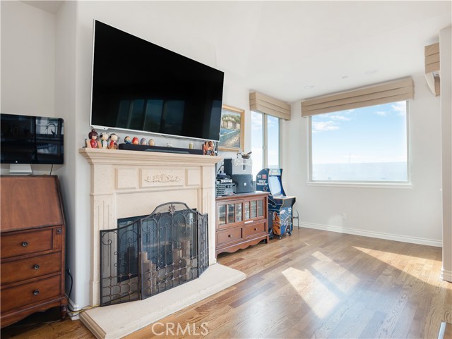 300 28th Street, Manhattan Beach, California 90266, 3 Bedrooms Bedrooms, ,3 BathroomsBathrooms,Residential,Sold,28th,SB20234864