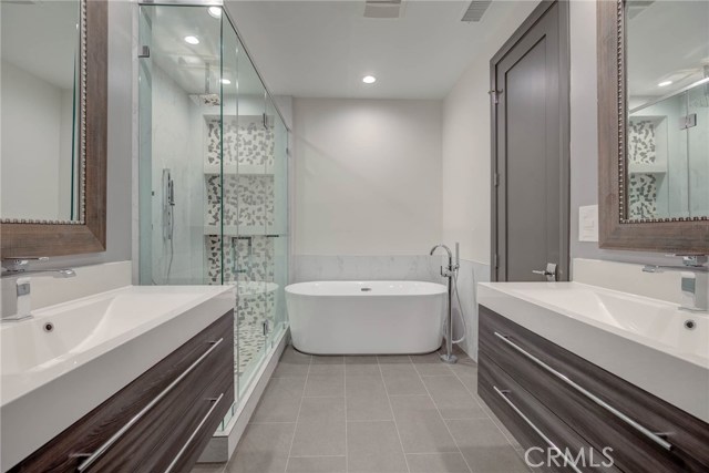 2707 Rockefeller Lane, Redondo Beach, California 90278, 4 Bedrooms Bedrooms, ,4 BathroomsBathrooms,Residential,Sold,Rockefeller,PV19134753