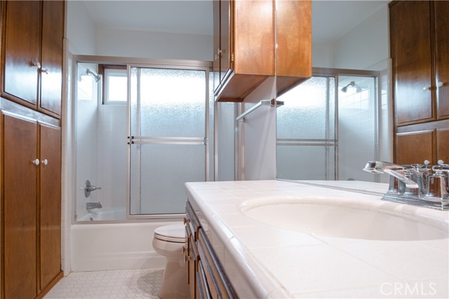 673 17th Street, Manhattan Beach, California 90266, 4 Bedrooms Bedrooms, ,1 BathroomBathrooms,Residential,Sold,17th,SB21061752