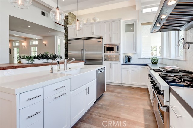 570 27th Street, Manhattan Beach, California 90266, 5 Bedrooms Bedrooms, ,4 BathroomsBathrooms,Residential,Sold,27th,SB21030922