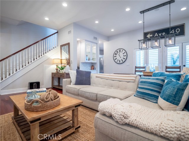 1304 12th Street, Manhattan Beach, California 90266, 2 Bedrooms Bedrooms, ,2 BathroomsBathrooms,Residential,Sold,12th,SB20056135