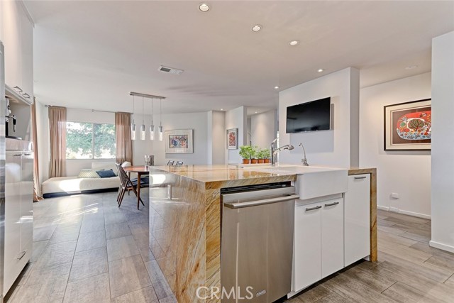 1818 Spreckels Lane, Redondo Beach, California 90278, 4 Bedrooms Bedrooms, ,3 BathroomsBathrooms,Residential,Sold,Spreckels,SB17228588