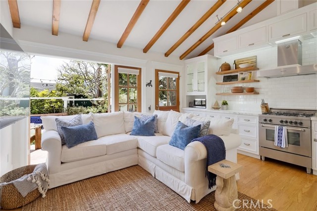 533 5th Street, Manhattan Beach, California 90266, 2 Bedrooms Bedrooms, ,1 BathroomBathrooms,Residential,Sold,5th,SB21107538