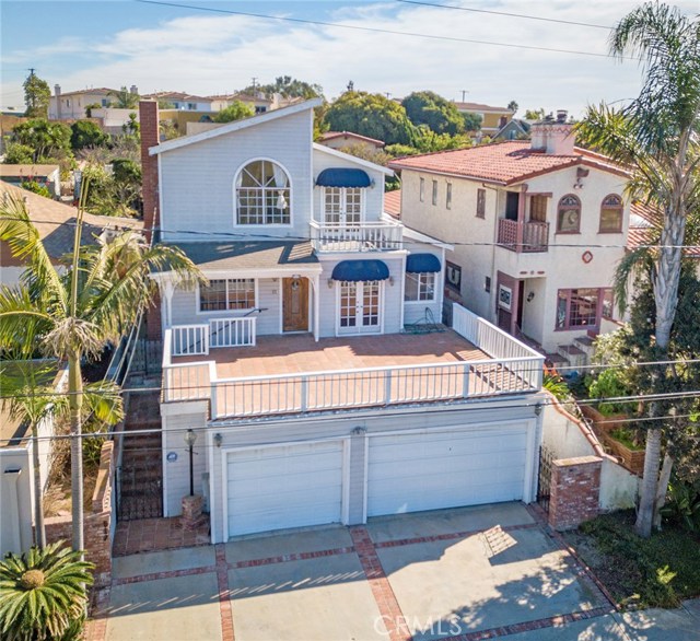 512 Juanita Avenue, Redondo Beach, California 90277, 5 Bedrooms Bedrooms, ,3 BathroomsBathrooms,Residential,Sold,Juanita,SB17255407