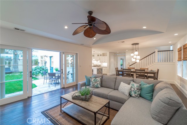 1111 8th Street, Hermosa Beach, California 90254, 4 Bedrooms Bedrooms, ,3 BathroomsBathrooms,Residential,Sold,8th,SB20223282