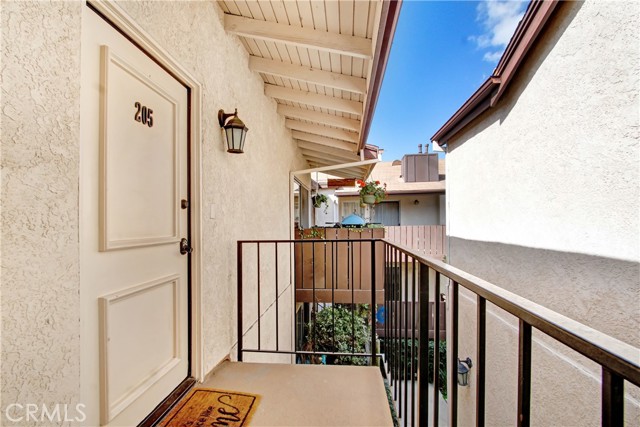 2 Bed Home for Sale in Van Nuys, California