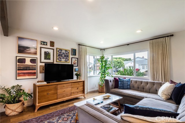 2200 Wendy Way, Manhattan Beach, California 90266, 4 Bedrooms Bedrooms, ,2 BathroomsBathrooms,Residential,Sold,Wendy,SB19107954