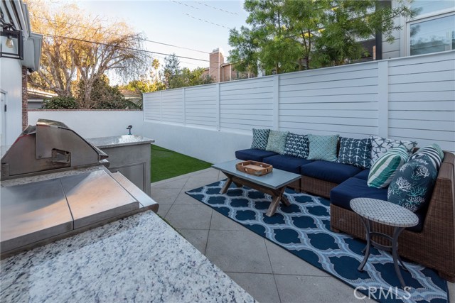 3012 Poinsettia Avenue, Manhattan Beach, California 90266, 4 Bedrooms Bedrooms, ,2 BathroomsBathrooms,Residential,Sold,Poinsettia,SB20042447