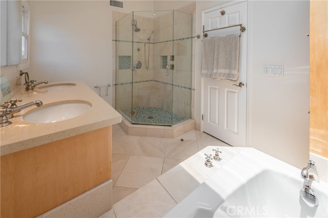 1904 Manzanita Lane, Manhattan Beach, California 90266, 3 Bedrooms Bedrooms, ,2 BathroomsBathrooms,Residential,Sold,Manzanita,SB21153043