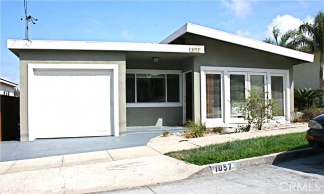 1057 10th Street, Hermosa Beach, California 90254, 3 Bedrooms Bedrooms, ,1 BathroomBathrooms,Residential,Sold,10th,V09099571