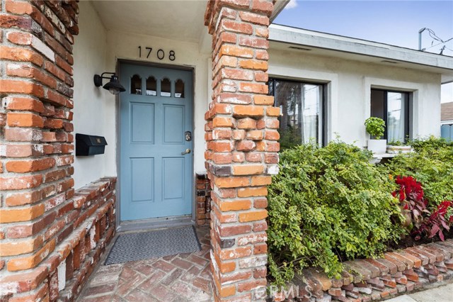 1708 Spreckels Lane, Redondo Beach, California 90278, 3 Bedrooms Bedrooms, ,2 BathroomsBathrooms,Residential,Sold,Spreckels,SB20220711